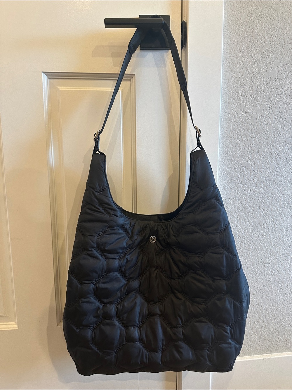lululemon athletica Quilty Pleasures Shoulde Hobo Shoulder Bag NWOT